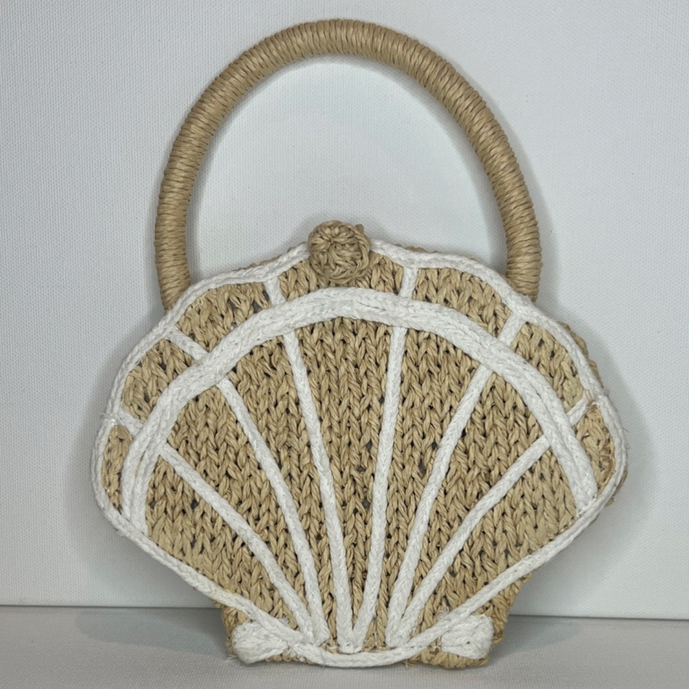 Sea Shell Shaped Small Top Handle Bag Beige/White Lined Button Crochet Accents